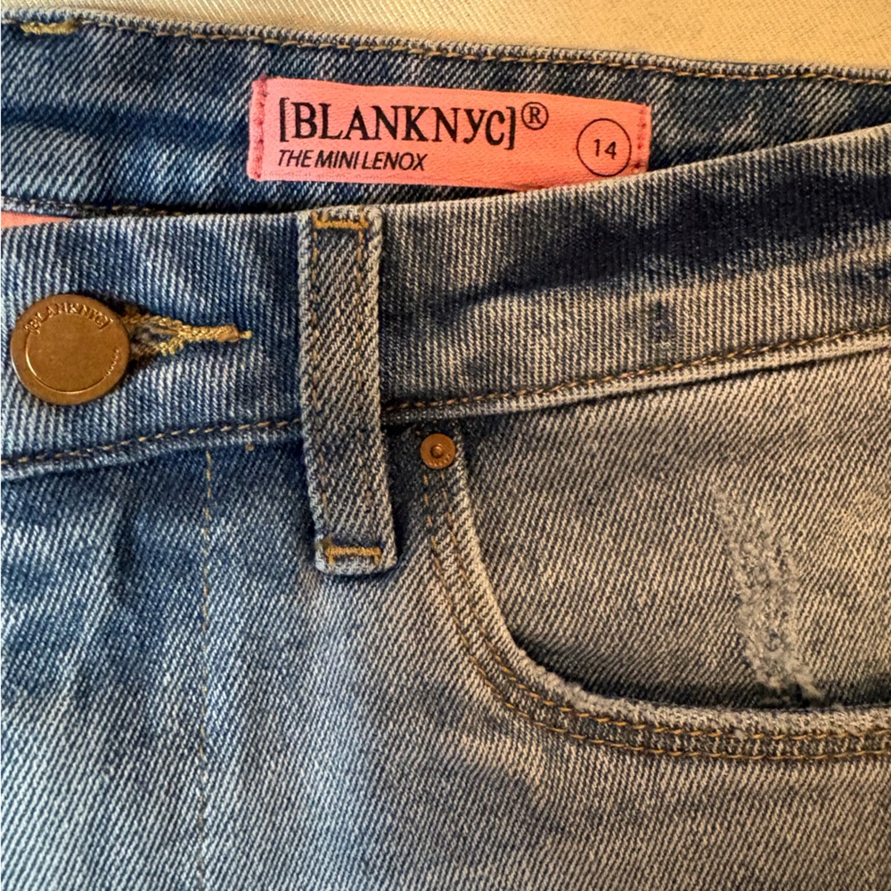 Blank NYC The Mini Lenox Light Wash Frayed Hem Denim Shorts - Picture 4 of 7